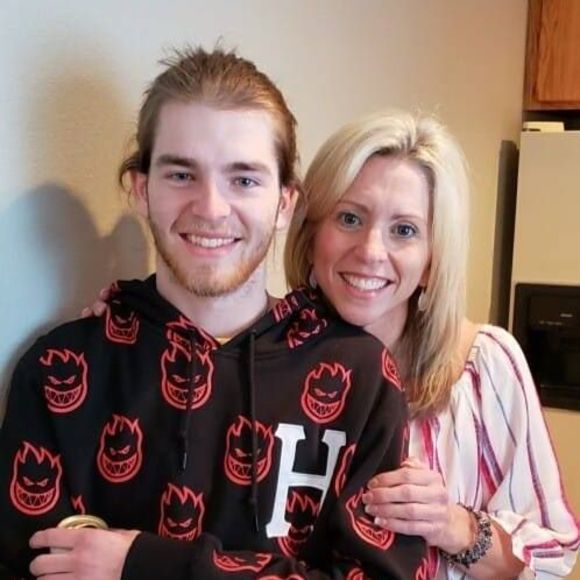 Profile Picture of Amie Stewart (@amiestewart) on Poshmark