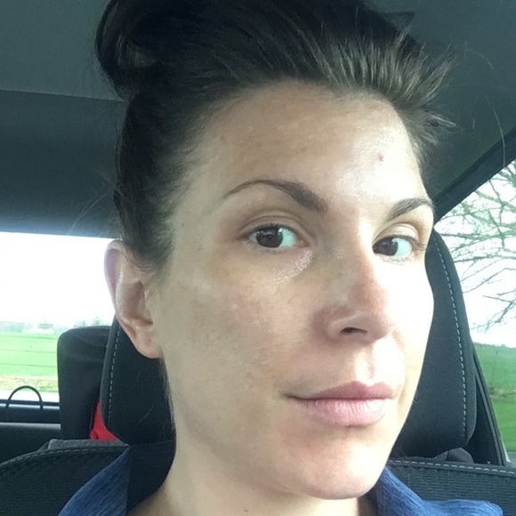 Profile Picture of Emily Smoot (@edieckma) on Poshmark