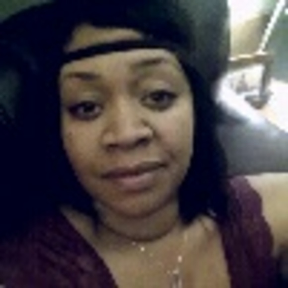 Profile Picture of Cynthia Cobb (@crenee314) on Poshmark