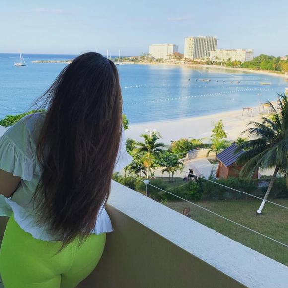 Profile Picture of Kelsey love Casterlin (@ninnaalindaaa) on Poshmark