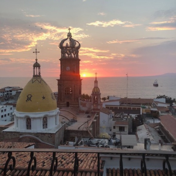 Profile Picture of Catherine Bradshaw (@clementineb) on Poshmark