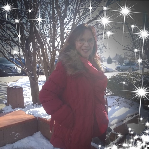 Profile Picture of Crystal Pocan (@crystalpocan) on Poshmark