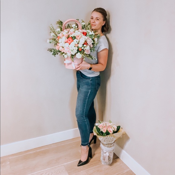 Profile Picture of Nelya Getmanchuk (@allthingsbynell) on Poshmark