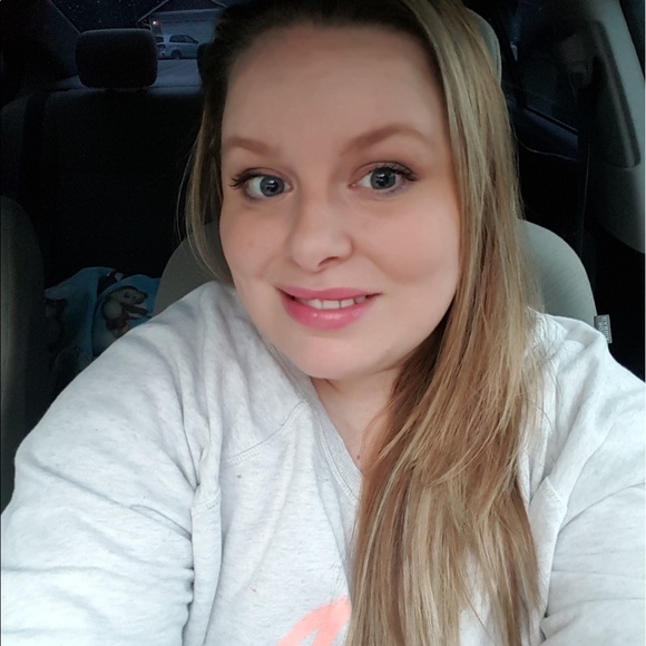 Profile Picture of Krickett Hardeland (@kclaphan06) on Poshmark