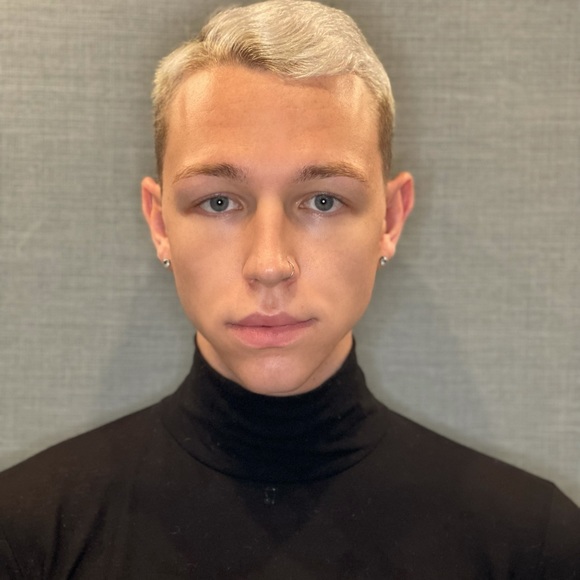 Profile Picture of Evan Wilkins (@evanleewilkins) on Poshmark
