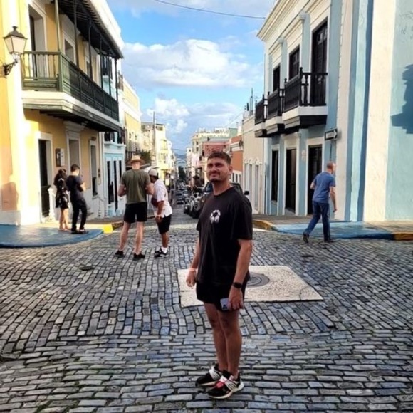 Profile Picture of David Redman (@ronfoox) on Poshmark