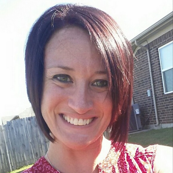Profile Picture of Jennifer Jehn (@jennysue2875) on Poshmark