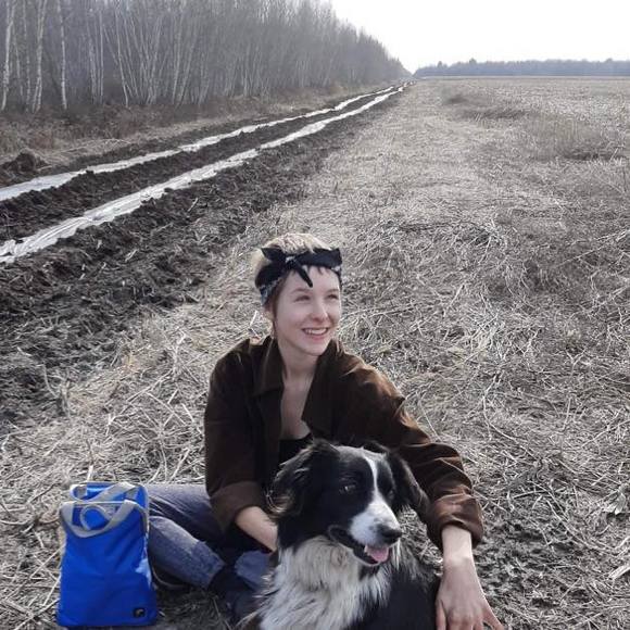 Profile Picture of Maya Bergeron (@mayfash0n) on Poshmark