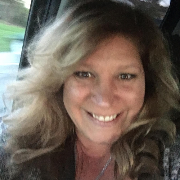 Profile Picture of Milica Stijakovic (@ms1966) on Poshmark
