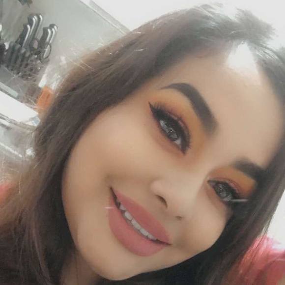 Profile Picture of Maria Melendez (@mariamelendez97) on Poshmark