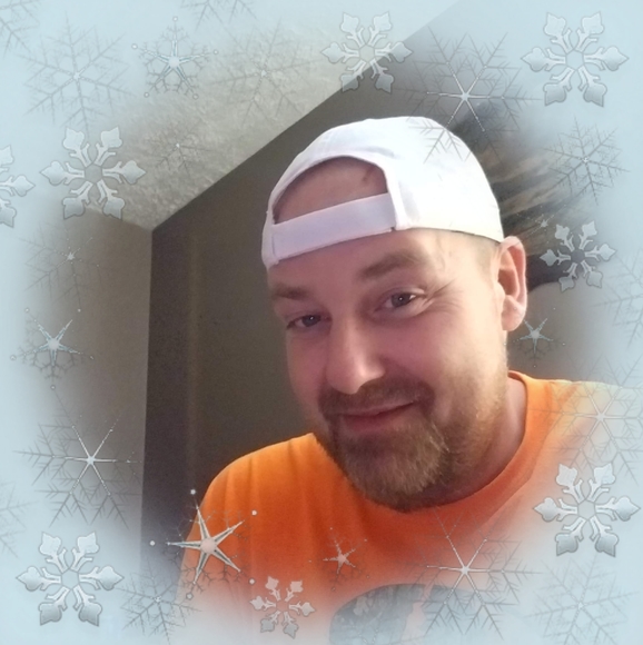 Profile Picture of David Hensley (@davidhensley404) on Poshmark