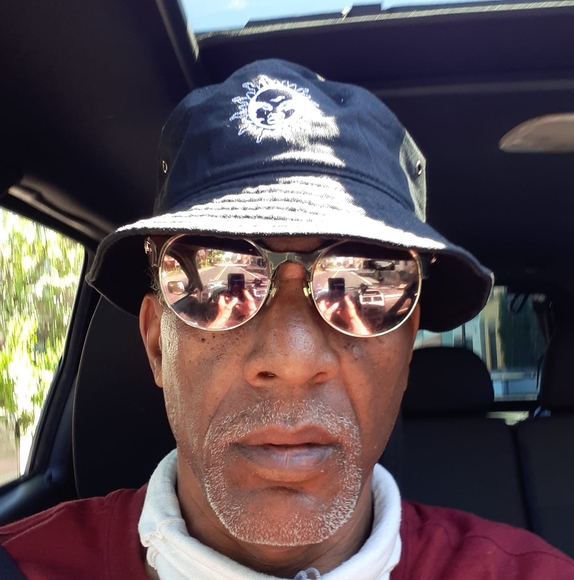 Profile Picture of Leo Mcgainey (@leomcgainey61) on Poshmark