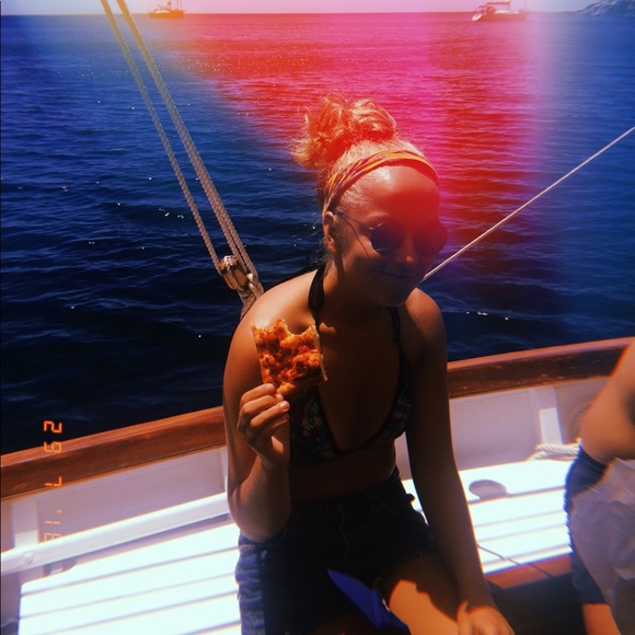 Profile Picture of Paige Brigham (@brighamp1) on Poshmark