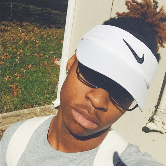 Profile Picture of Michael Settles (@micmusicnow) on Poshmark