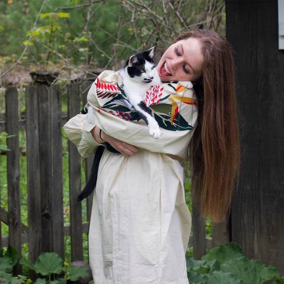 Profile Picture of Hannah Hicks (@hannnnnah11hix) on Poshmark