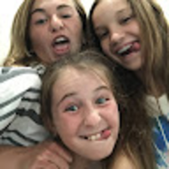 Profile Picture of Isabela Etchamendy (@ietchamendy) on Poshmark