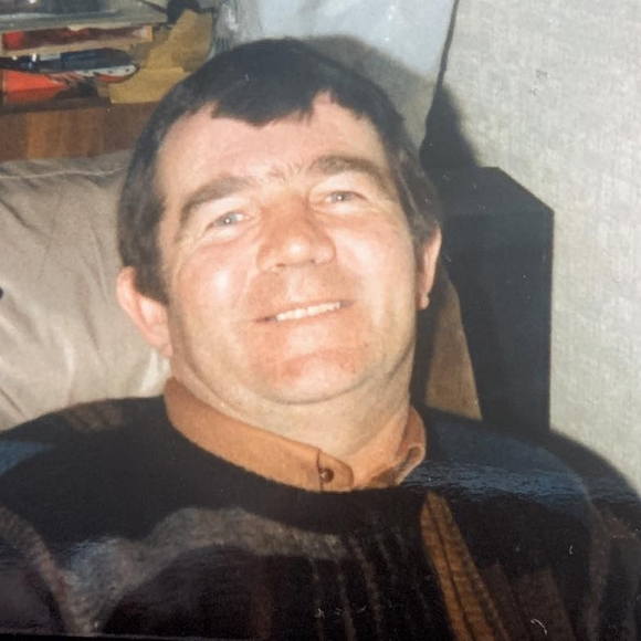 Profile Picture of Dave Holland (@daveholland) on Poshmark