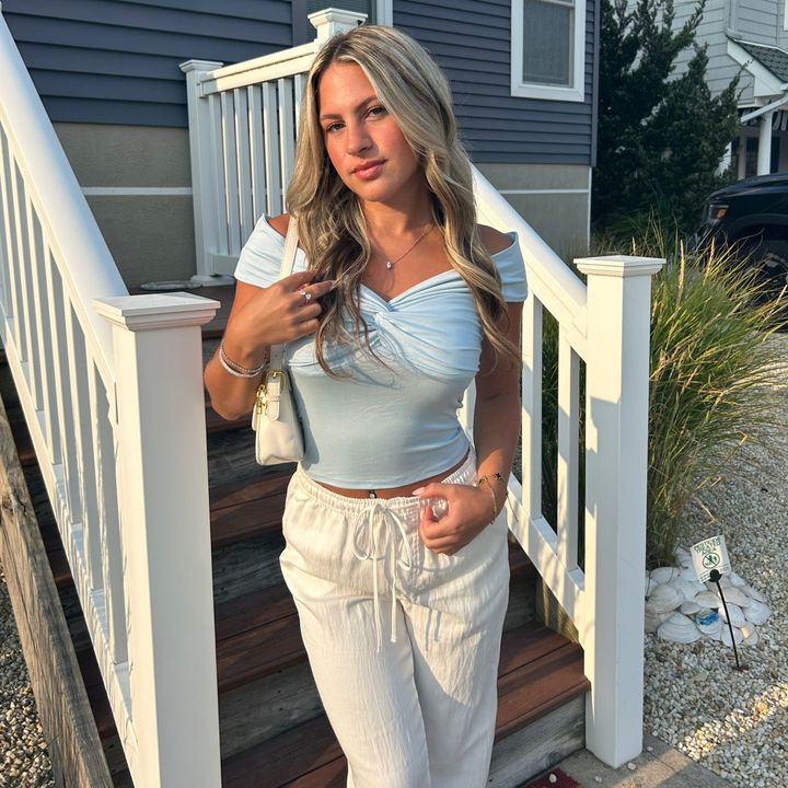 Profile Picture of Gabriella 💌 (@gabproto) on Tiktok