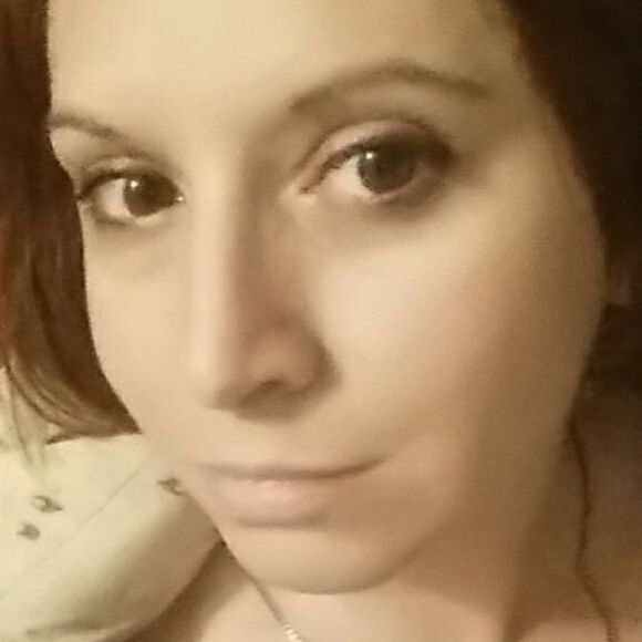 Profile Picture of Kymberly Deem (@mizicepickle) on Poshmark