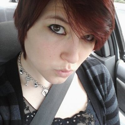 Profile Picture of Melissa Ezell (@cupcakekitten29) on Twitter