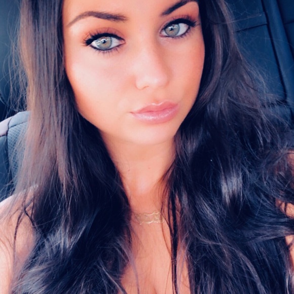 Profile Picture of Jeneen Huneidi (@jhuneidi) on Poshmark