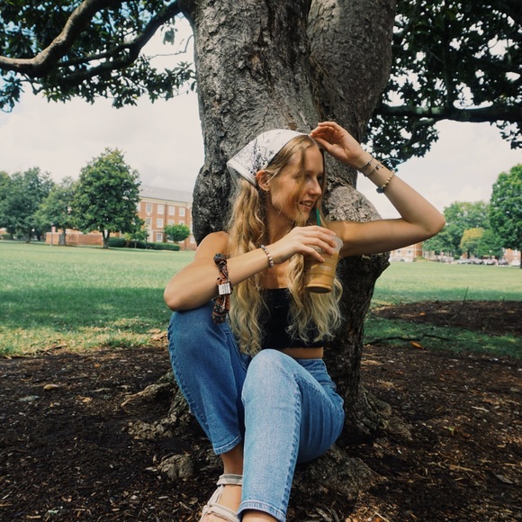 Profile Picture of Christine Hallinger (@christinelyn01) on Poshmark