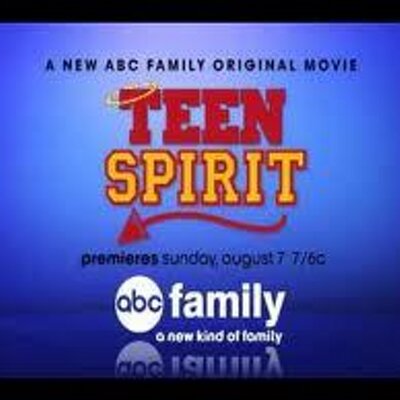 Profile Picture of Autum (@AutumJaech) on Twitter