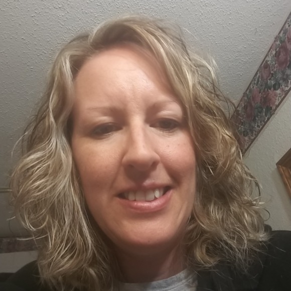 Profile Picture of Donell Clarke (@donellclarke) on Poshmark