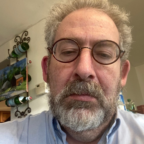 Profile Picture of Michael Zaretsky (@zaretskyzz) on Poshmark