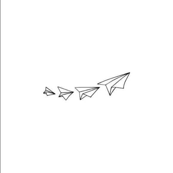 Profile Picture of Phoebe Lauro (@troublegirl2339) on Poshmark