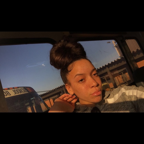 Profile Picture of Naudia Mcclain (@naudiamcc) on Poshmark