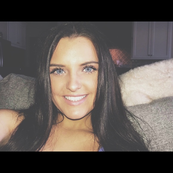 Profile Picture of Molly Welner (@mollypaige2019) on Poshmark