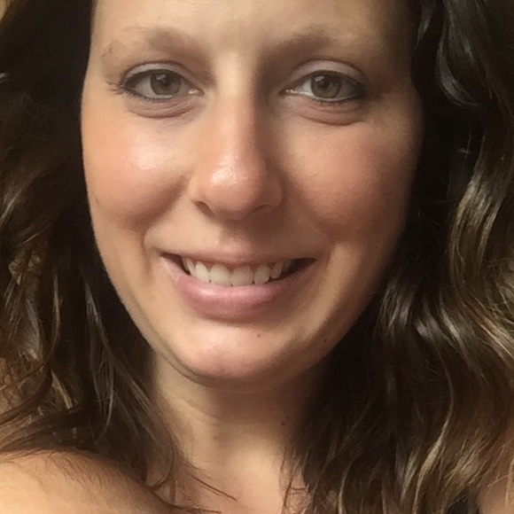 Profile Picture of Kristin Ruta (@krisruta1) on Poshmark