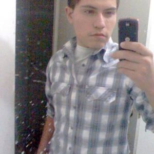 Profile Picture of David De Luna (@davee_7) on Myspace