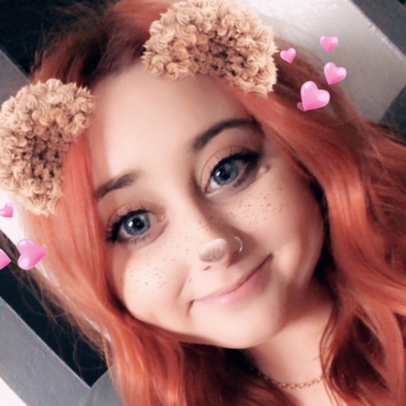 Profile Picture of Kaela Pratt (@prattkaela12) on Poshmark