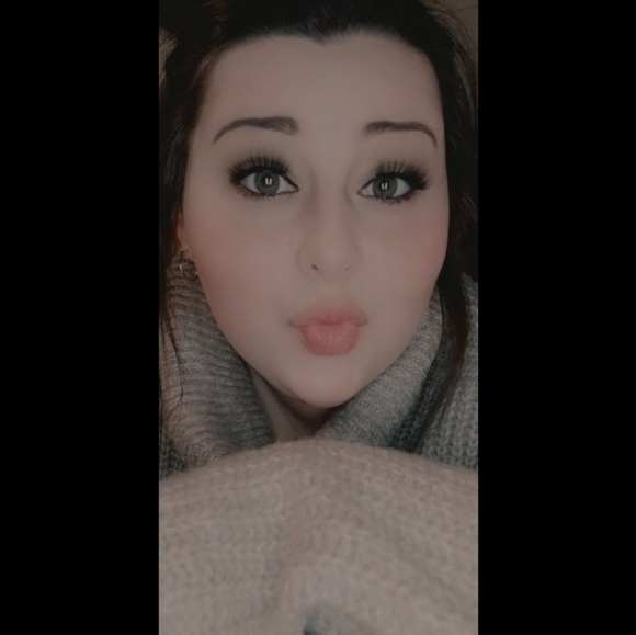 Profile Picture of Dakota Stevey (@dakkotaalexis) on Poshmark