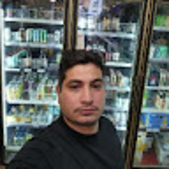 Profile Picture of Alejandro Naranjo (@alejandronar118) on Poshmark