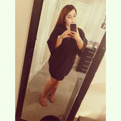 Profile Picture of Charlotte Farrell (@charl_farrell) on Twitter