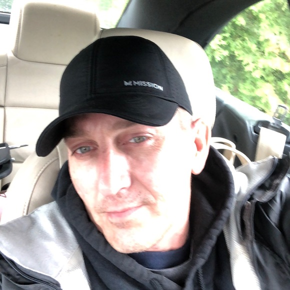 Profile Picture of Eric Terwilliger (@fashiontamed13) on Poshmark