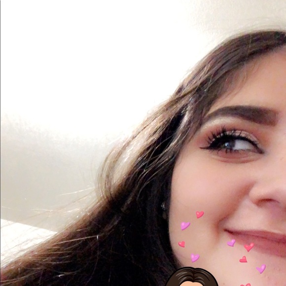 Profile Picture of Elena Benvenuti (@elenadaniela) on Poshmark