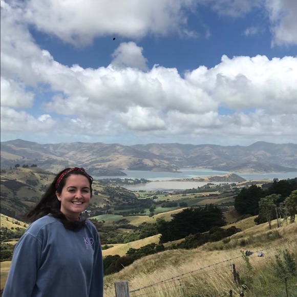 Profile Picture of Lauren Belloff (@lbelloff) on Poshmark