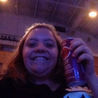 Profile Picture of Dani Jenkins (@smilesforever17) on Twitter