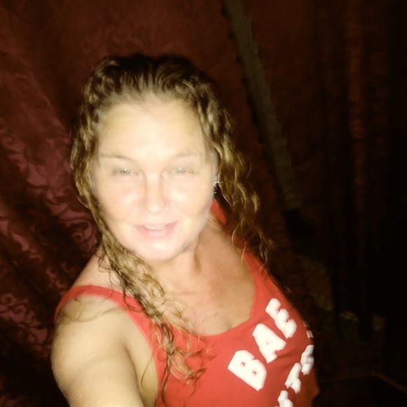 Profile Picture of Paula Lynn (@paulacloer) on Poshmark