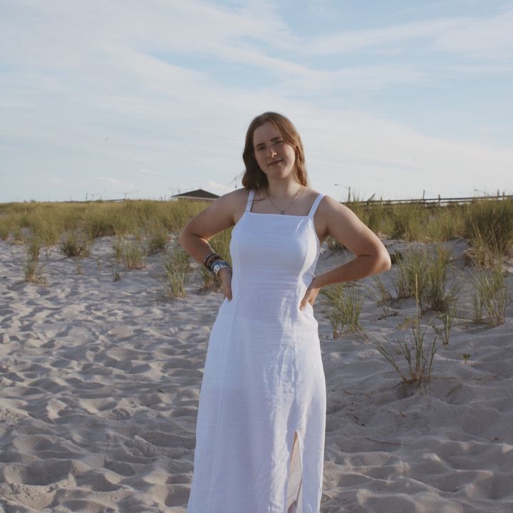 Profile Picture of Erin (@eringradel) on Tiktok