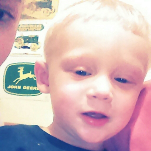 Profile Picture of Sydnee Toney (@sydneetoney) on Poshmark