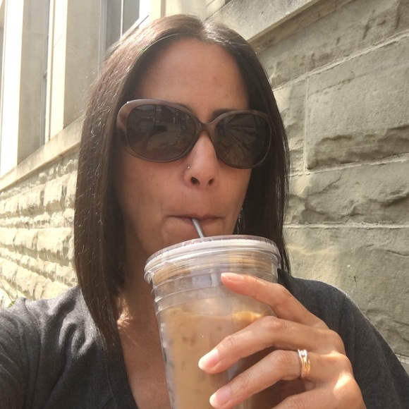 Profile Picture of Lisa Sarick (@lisa_sarick) on Poshmark
