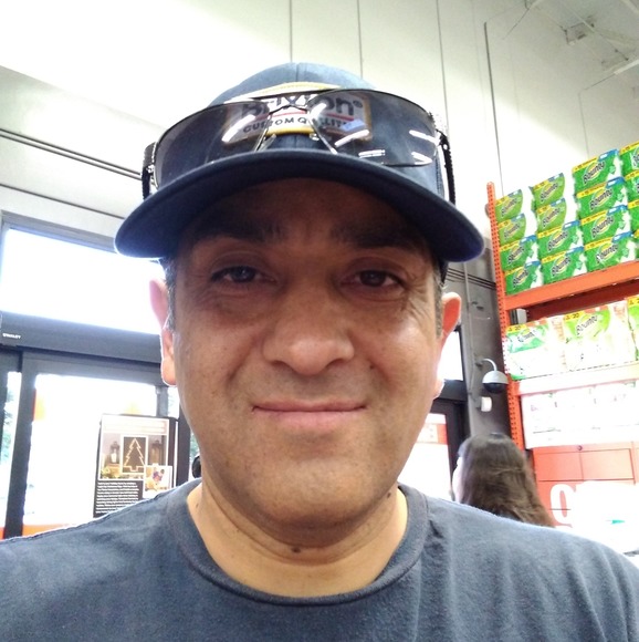 Profile Picture of Paul Rosalez (@rosalezpaul29) on Poshmark