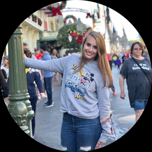 Profile Picture of Jacque Sunstrom (@jacque531) on Poshmark