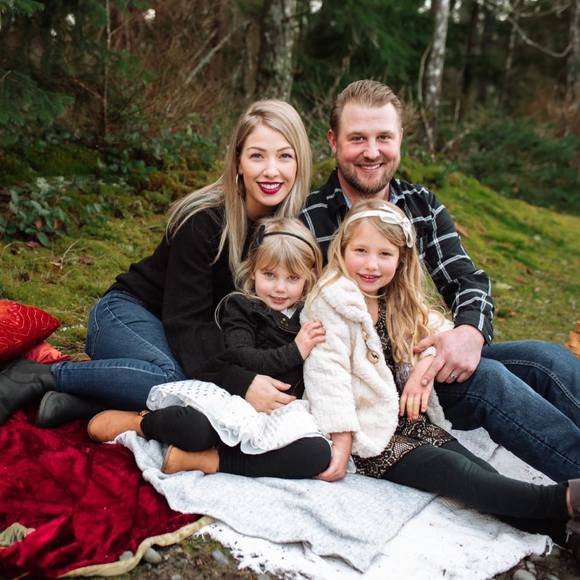 Profile Picture of Courtney Dystant (@courtneydystant) on Poshmark