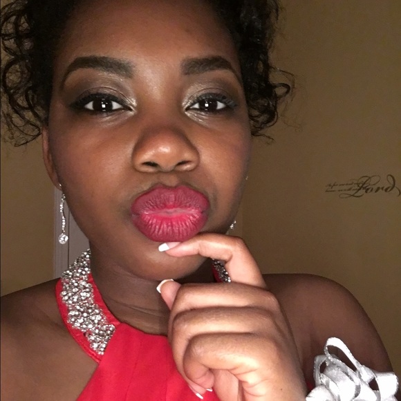 Profile Picture of Lacy Graham (@lacymack) on Poshmark